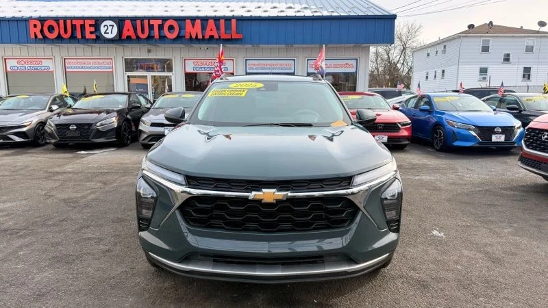 2025 Chevrolet Trax - Image 3 of 12