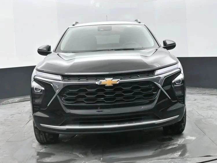 2025 Chevrolet Trax - Image 3 of 12