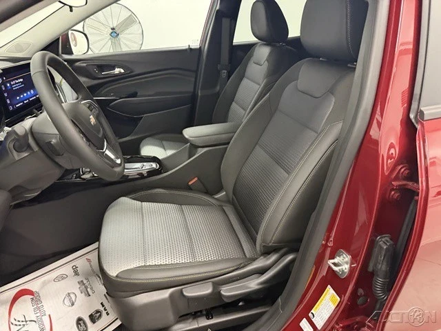 2025 Chevrolet Trax - Image 10 of 12