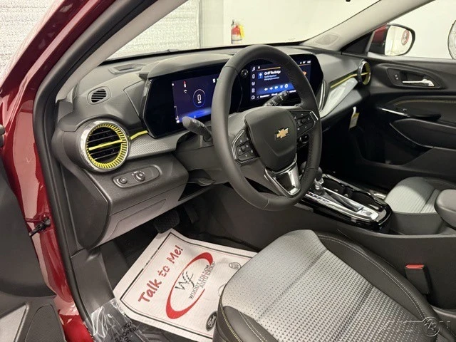2025 Chevrolet Trax - Image 9 of 12