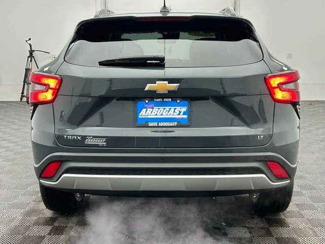 2025 Chevrolet Trax - Image 11 of 12