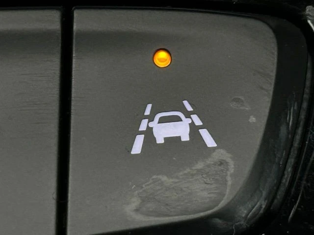 2025 Chevrolet Trax - Image 8 of 12