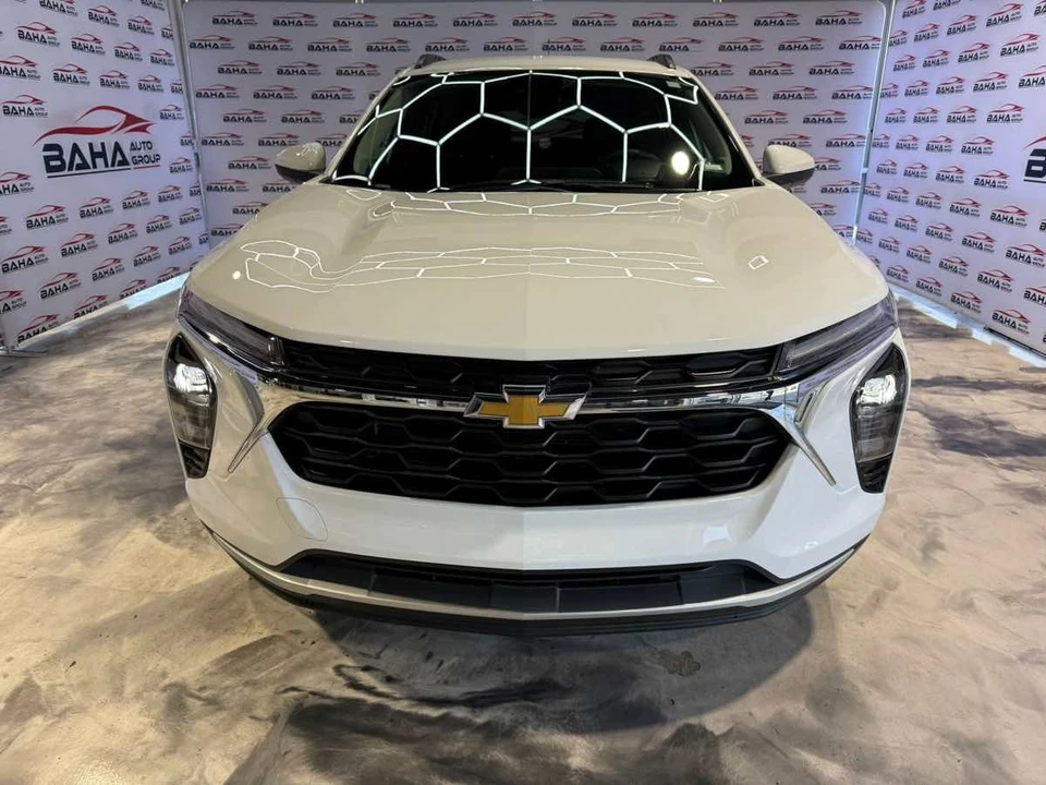 2025 Chevrolet Trax - Image 3 of 21
