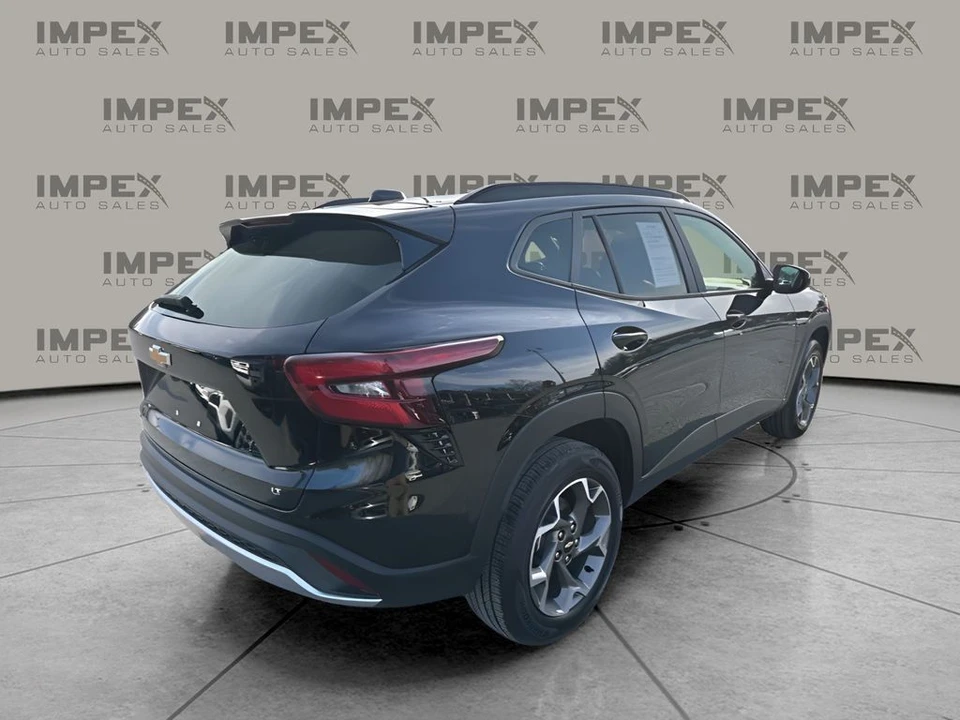 2025 Chevrolet Trax - Image 5 of 12