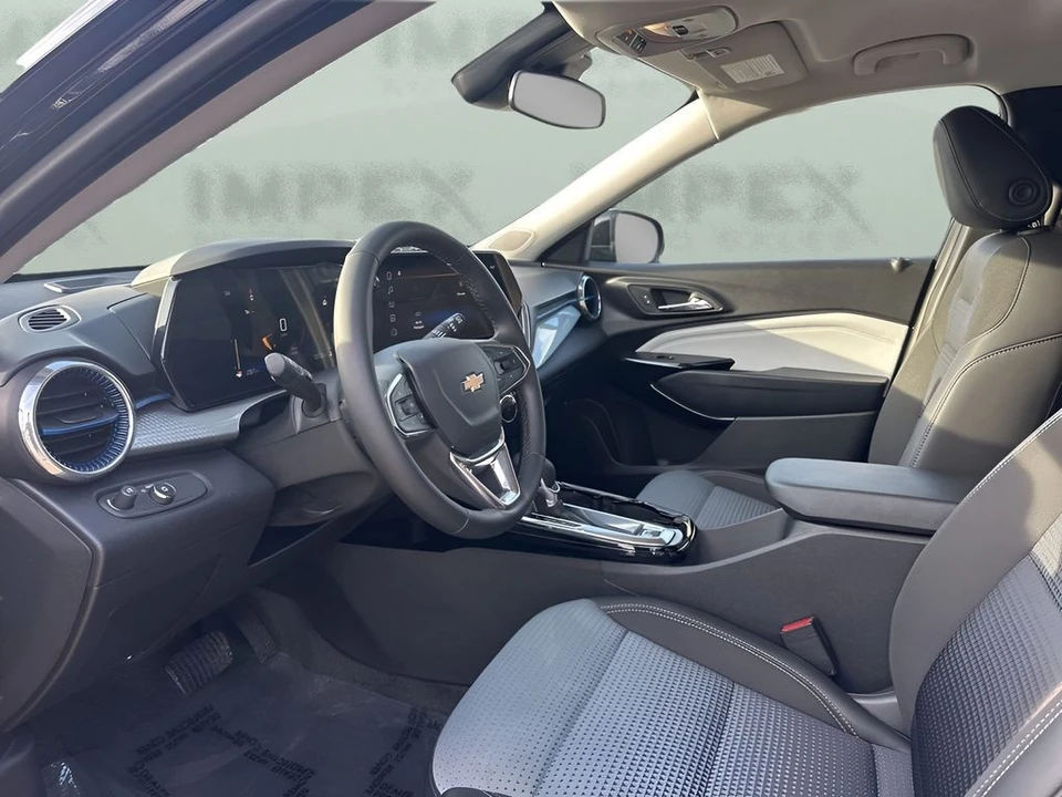 2025 Chevrolet Trax - Image 9 of 12