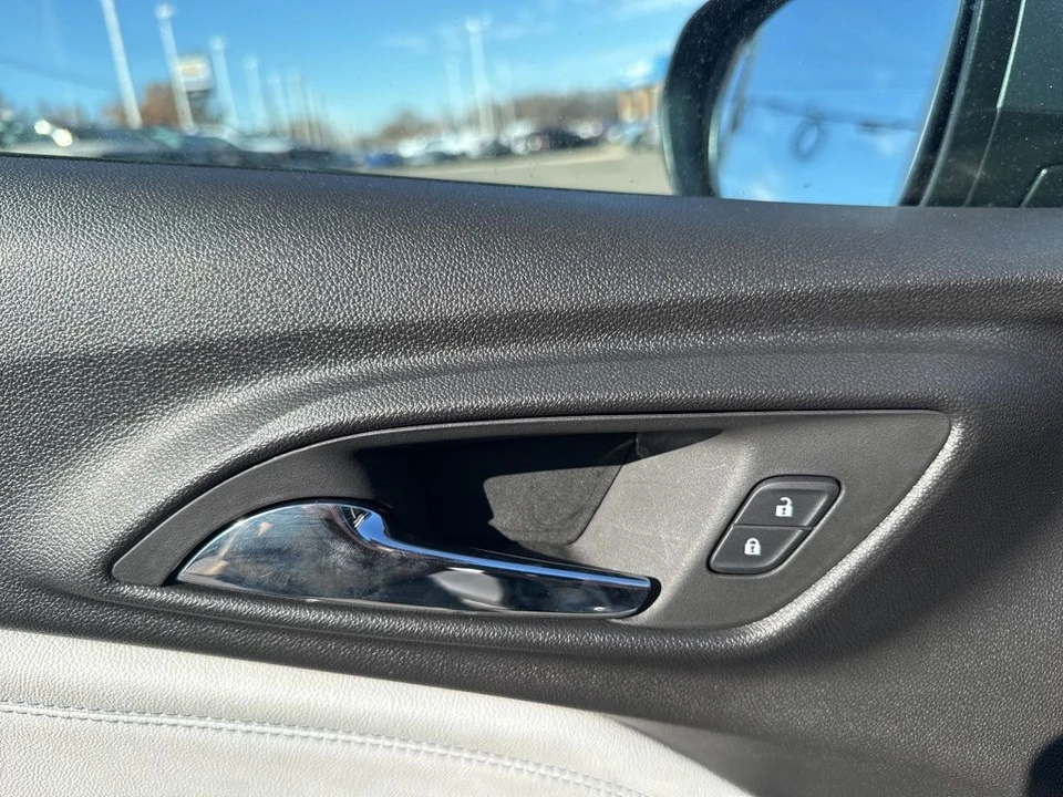 2025 Chevrolet Trax - Image 10 of 12