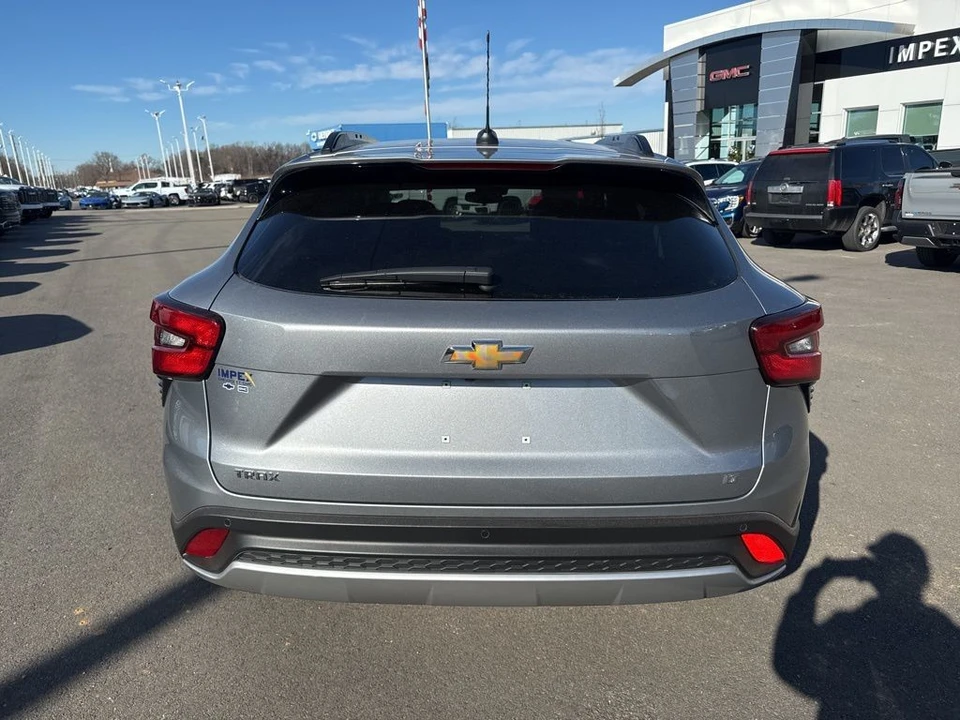 2025 Chevrolet Trax - Image 4 of 12