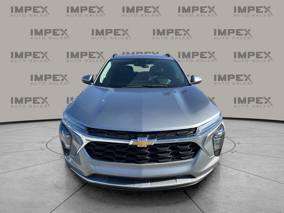 2025 Chevrolet Trax - Image 8 of 12