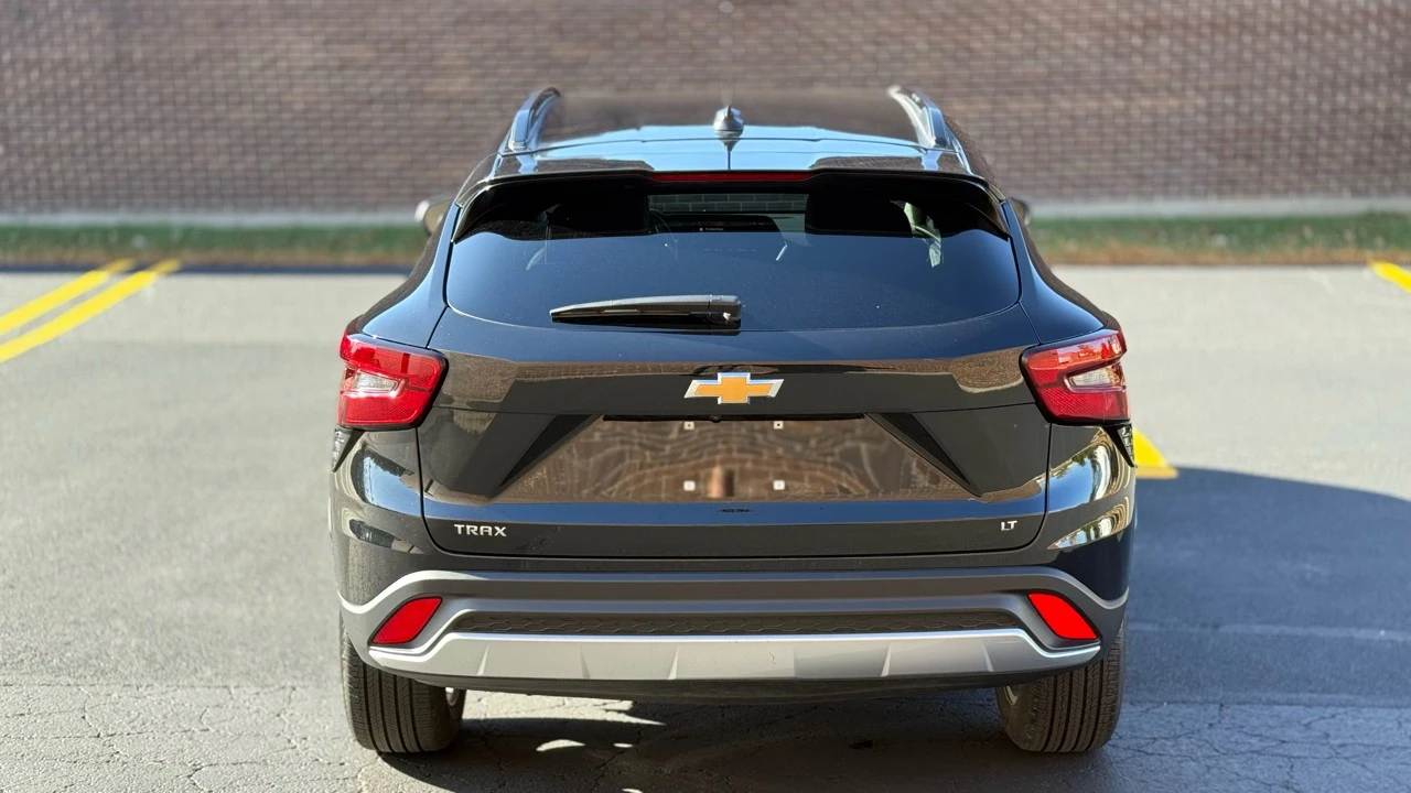 2025 Chevrolet Trax - Image 6 of 21