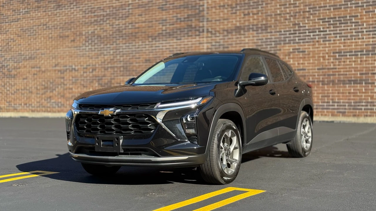 2025 Chevrolet Trax - Image 3 of 21