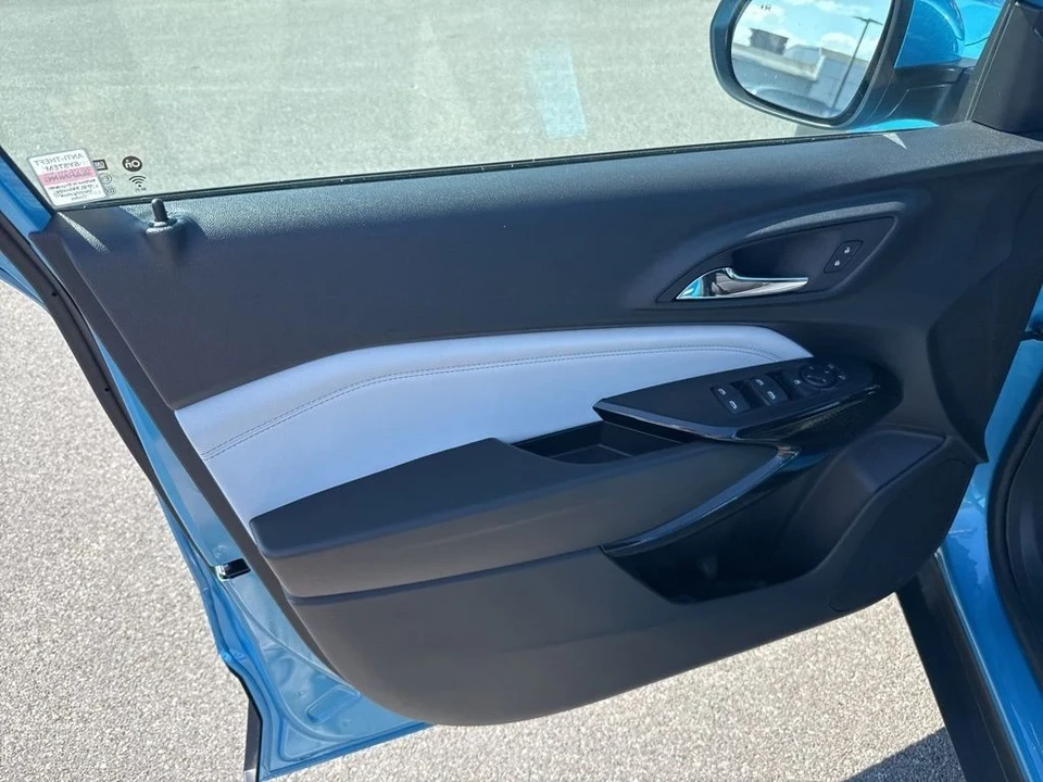 2025 Chevrolet Trax - Image 11 of 12