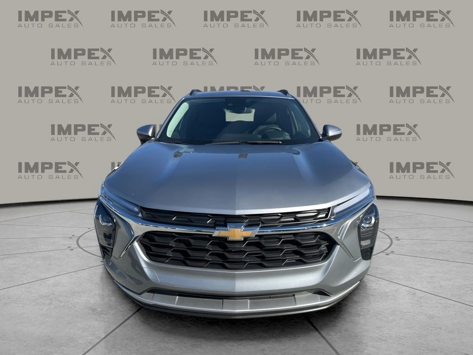 2025 Chevrolet Trax - Image 8 of 12