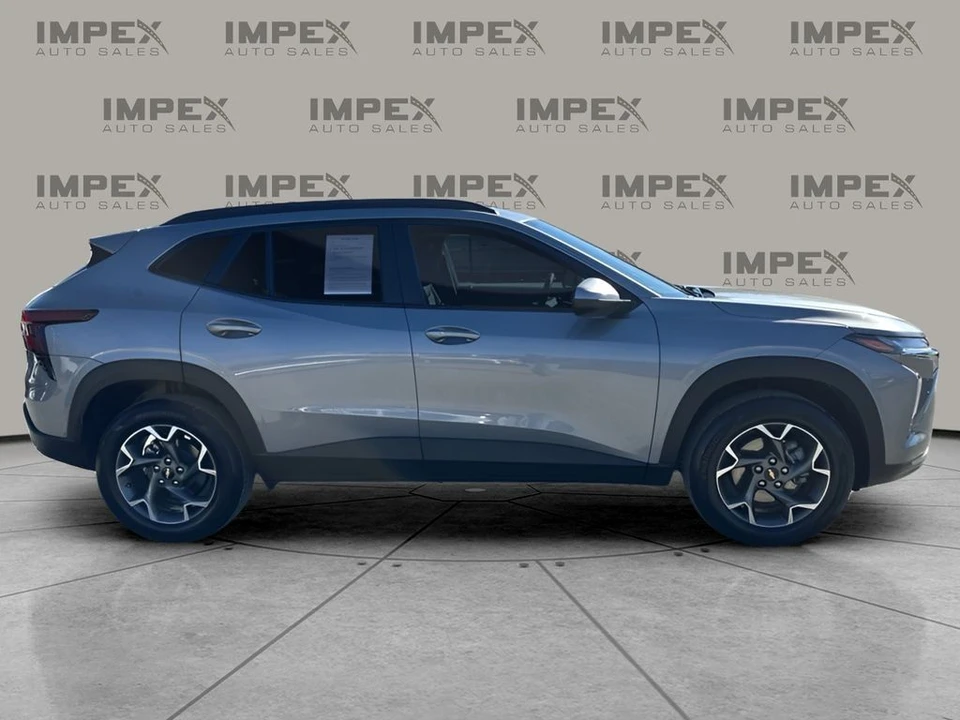 2025 Chevrolet Trax - Image 6 of 12