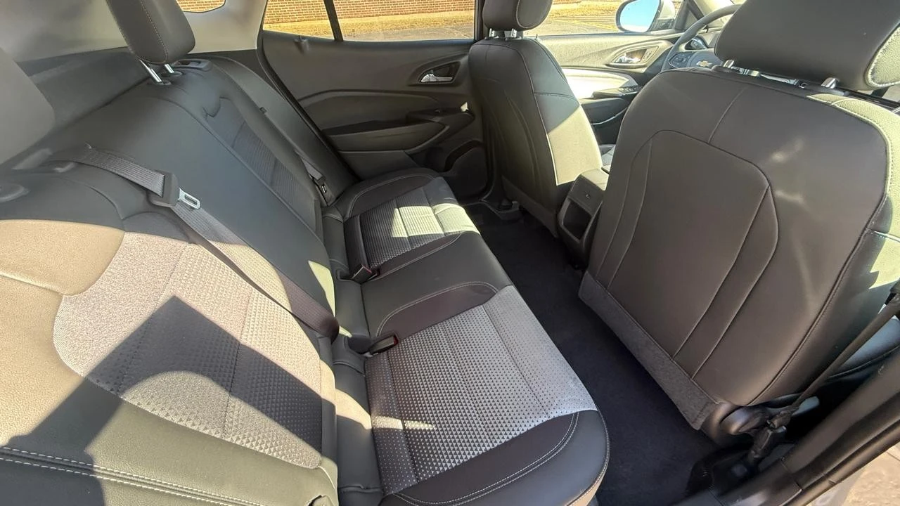 2025 Chevrolet Trax - Image 18 of 21