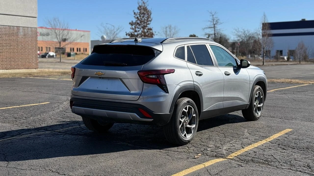 2025 Chevrolet Trax - Image 7 of 21