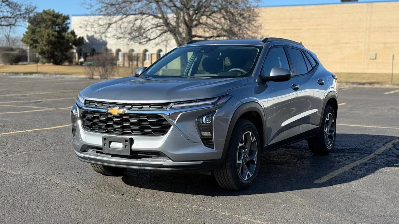 2025 Chevrolet Trax - Image 3 of 21
