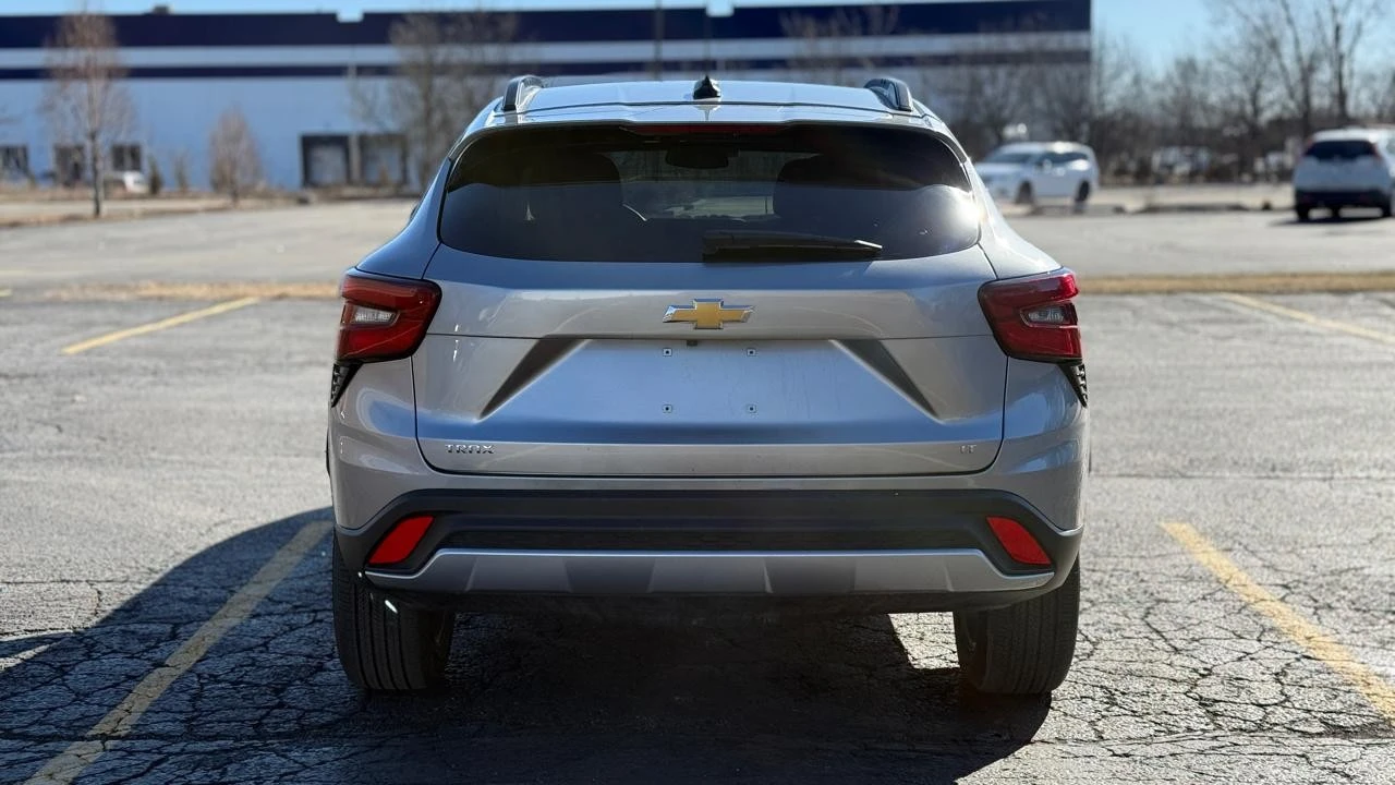 2025 Chevrolet Trax - Image 6 of 21