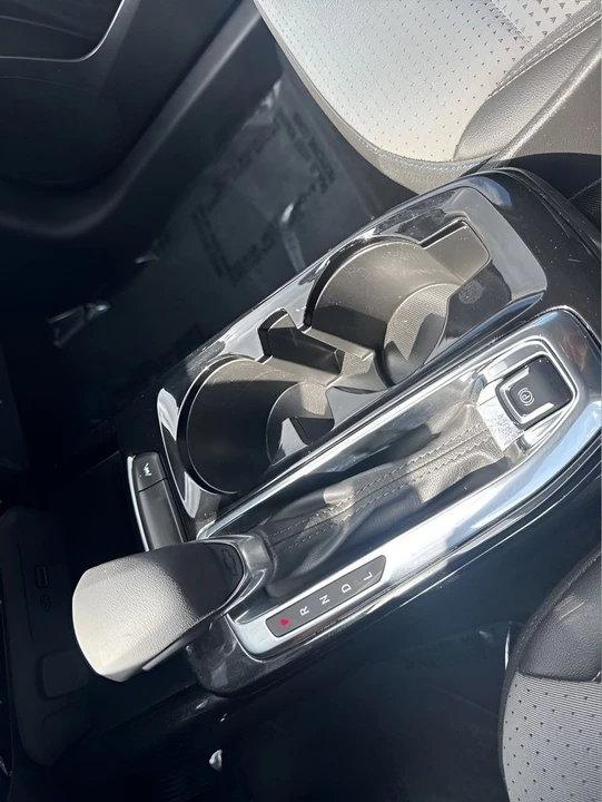 2025 Chevrolet Trax - Image 15 of 21