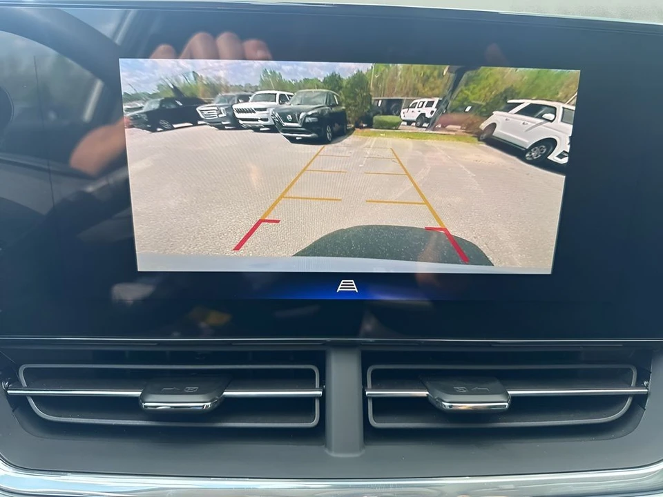 2025 Chevrolet Trax - Image 18 of 21
