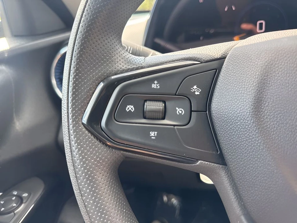 2025 Chevrolet Trax - Image 13 of 21