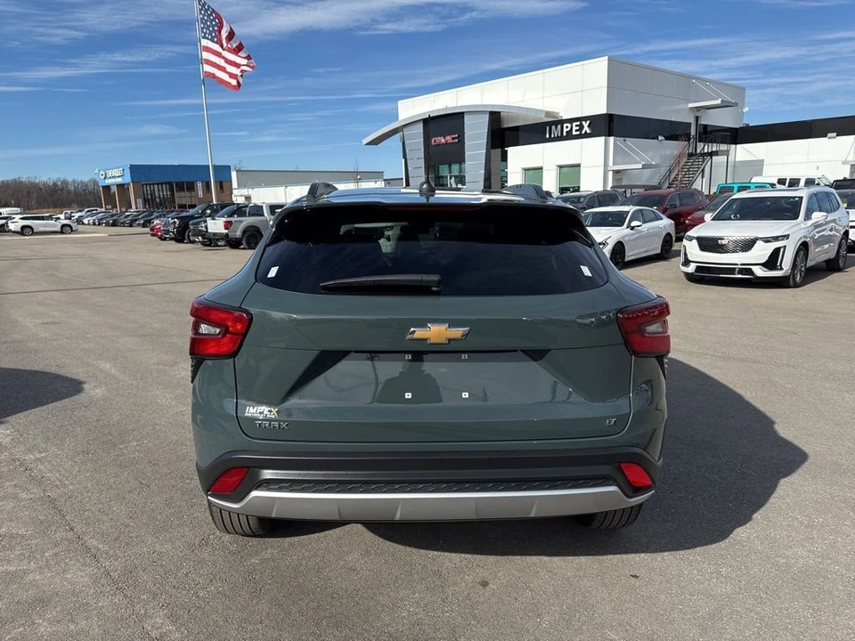 2025 Chevrolet Trax - Image 4 of 12