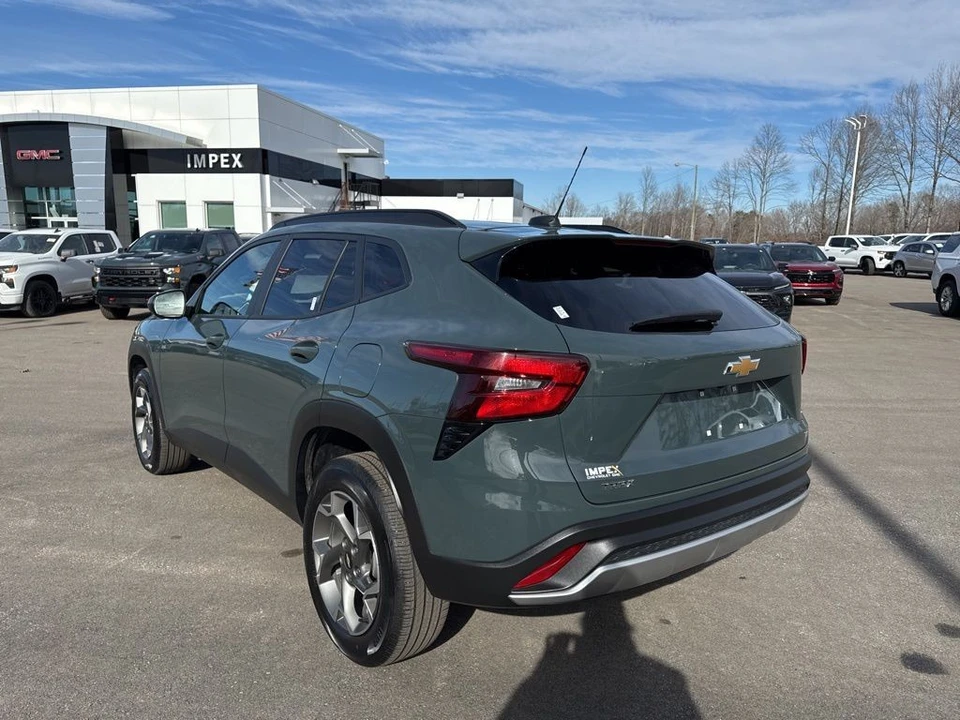 2025 Chevrolet Trax - Image 3 of 12