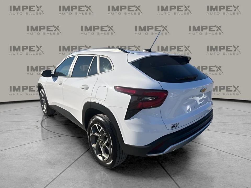 2025 Chevrolet Trax - Image 3 of 12