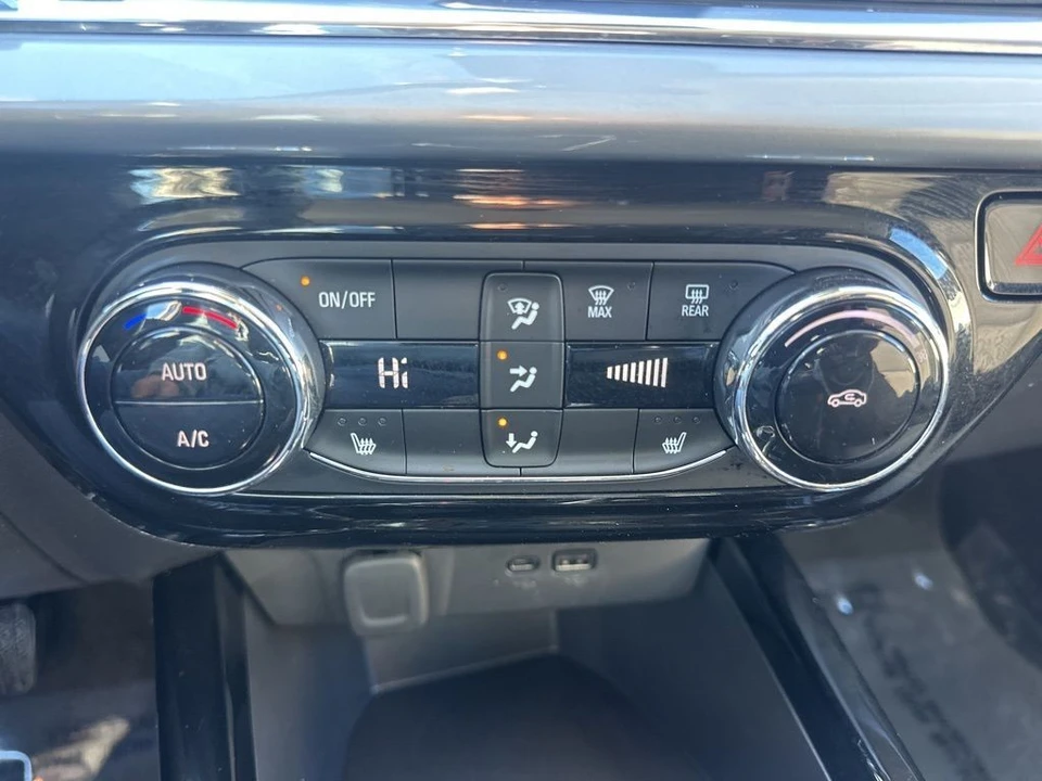 2025 Chevrolet Trax - Image 17 of 21