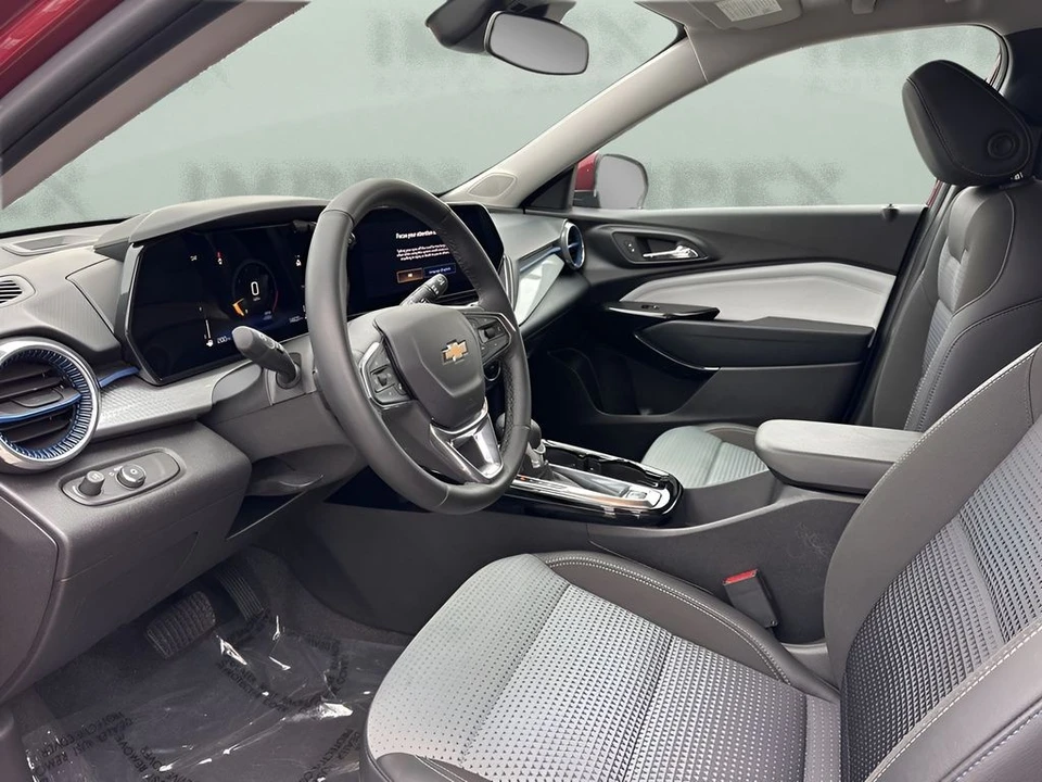 2025 Chevrolet Trax - Image 9 of 12