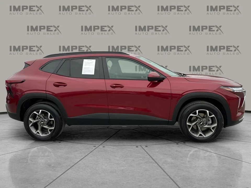 2025 Chevrolet Trax - Image 6 of 12
