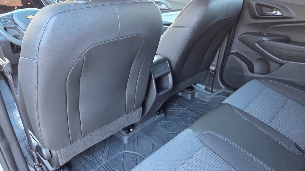 2025 Chevrolet Trax - Image 15 of 21