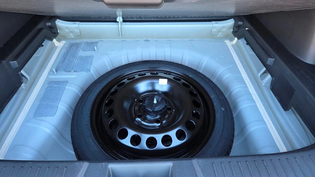 2025 Chevrolet Trax - Image 17 of 21
