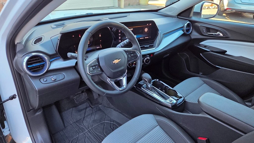 2025 Chevrolet Trax - Image 13 of 21