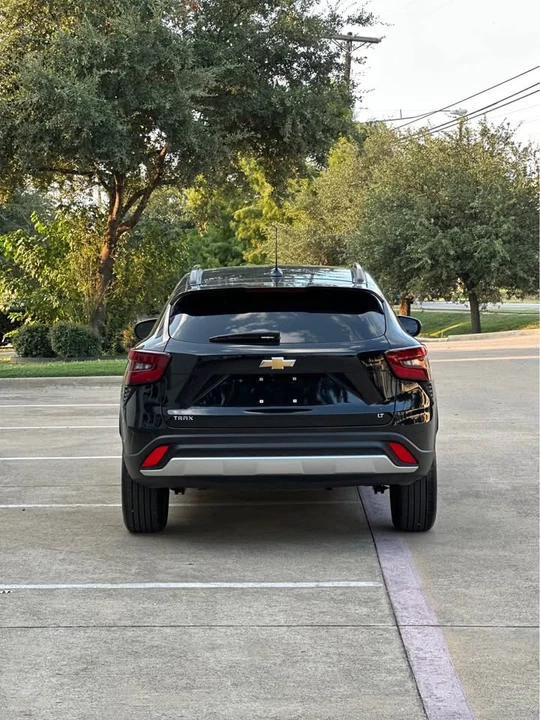 2025 Chevrolet Trax - Image 4 of 19