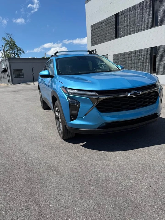 2025 Chevrolet Trax - Image 4 of 18