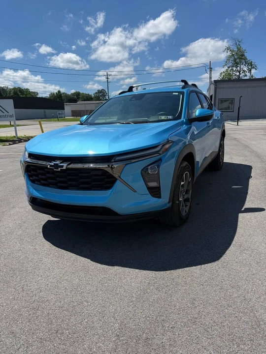 2025 Chevrolet Trax - Image 3 of 18