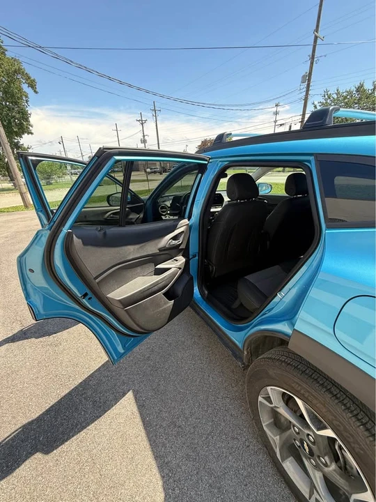 2025 Chevrolet Trax - Image 13 of 18