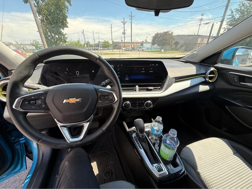2025 Chevrolet Trax - Image 17 of 18