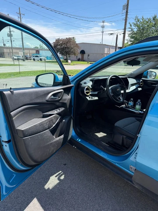 2025 Chevrolet Trax - Image 15 of 18