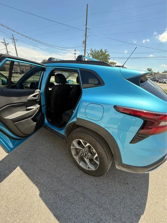 2025 Chevrolet Trax - Image 10 of 18
