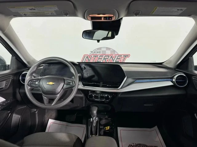 2025 Chevrolet Trax - Image 11 of 12