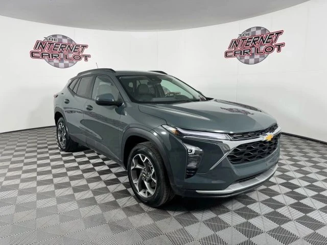 2025 Chevrolet Trax - Image 9 of 12