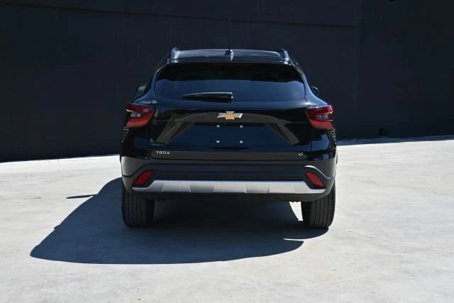 2025 Chevrolet Trax - Image 3 of 18