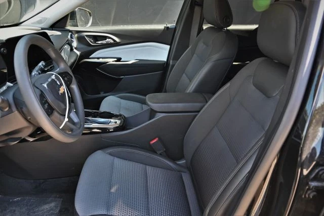 2025 Chevrolet Trax - Image 12 of 18