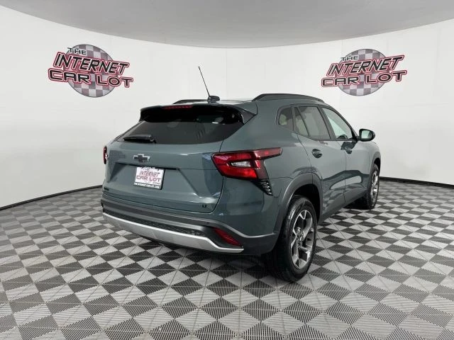 2025 Chevrolet Trax - Image 7 of 21
