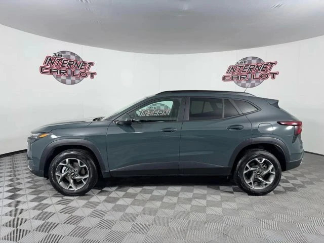 2025 Chevrolet Trax - Image 4 of 21