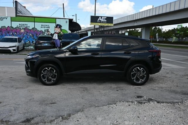 2025 Chevrolet Trax - Image 7 of 18