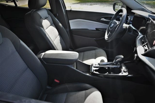 2025 Chevrolet Trax - Image 13 of 18
