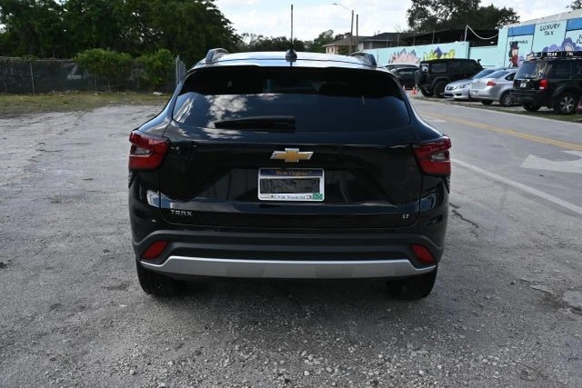 2025 Chevrolet Trax - Image 4 of 18