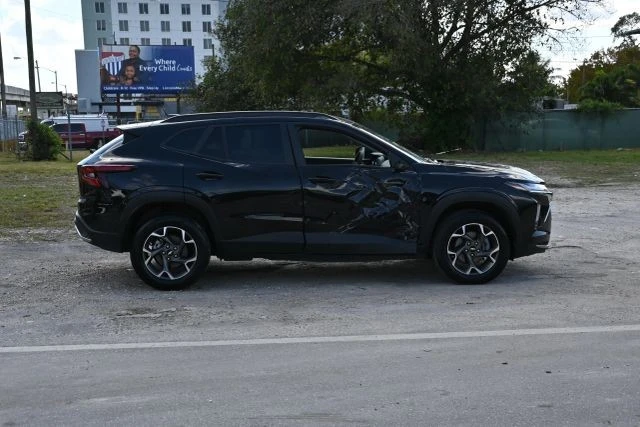 2025 Chevrolet Trax - Image 6 of 18